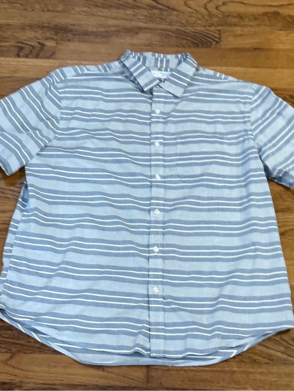 Old Navy Men’s XL Everyday Shirt Blue White Stripe Short Sleeve Button Up